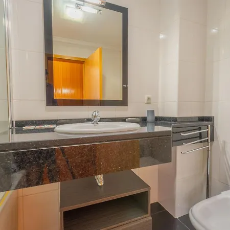 Flh Garajau Fantastic Ocean View With Balcony דירה פונשל